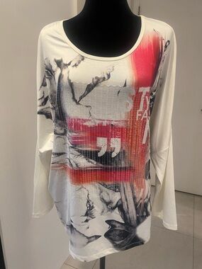 Marie Claire long sleeved creme Tunic with Bold graphic  Size XL